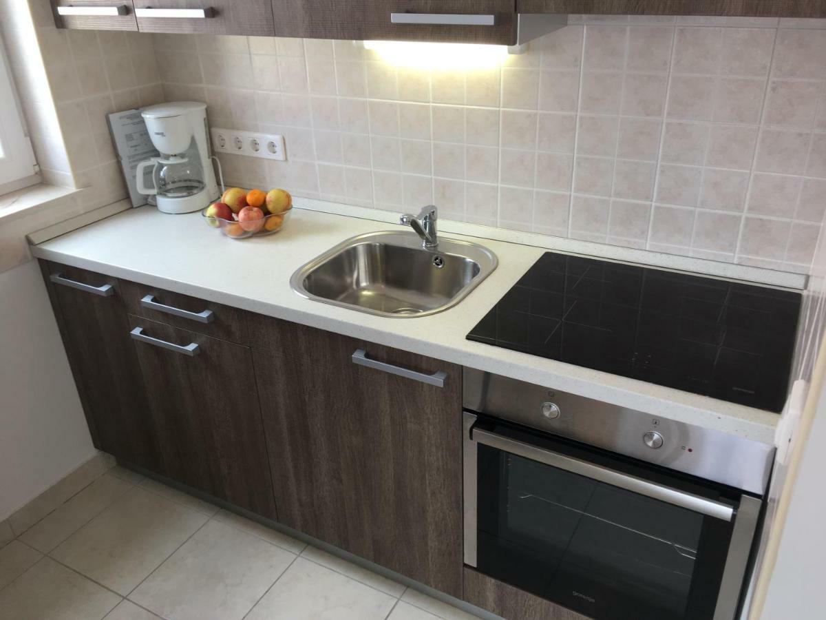 Apartmani Marija Klimno A Exteriör bild