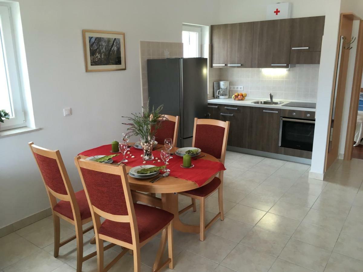 Apartmani Marija Klimno A Exteriör bild